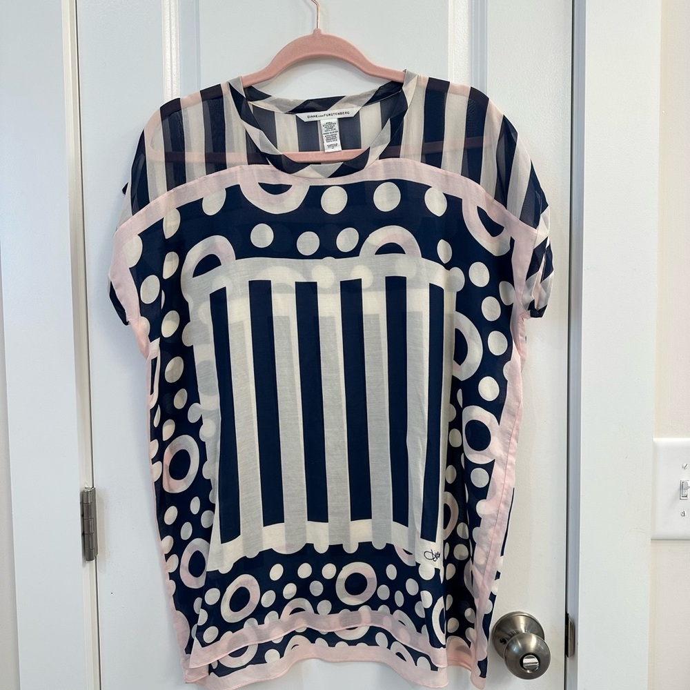 Diane Von Furstenberg Black and White Boxy Graphic Blouse